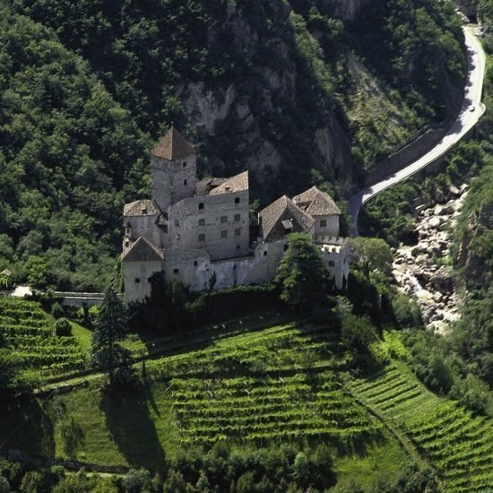 Rovine del castello di Cornedo all'Isarco